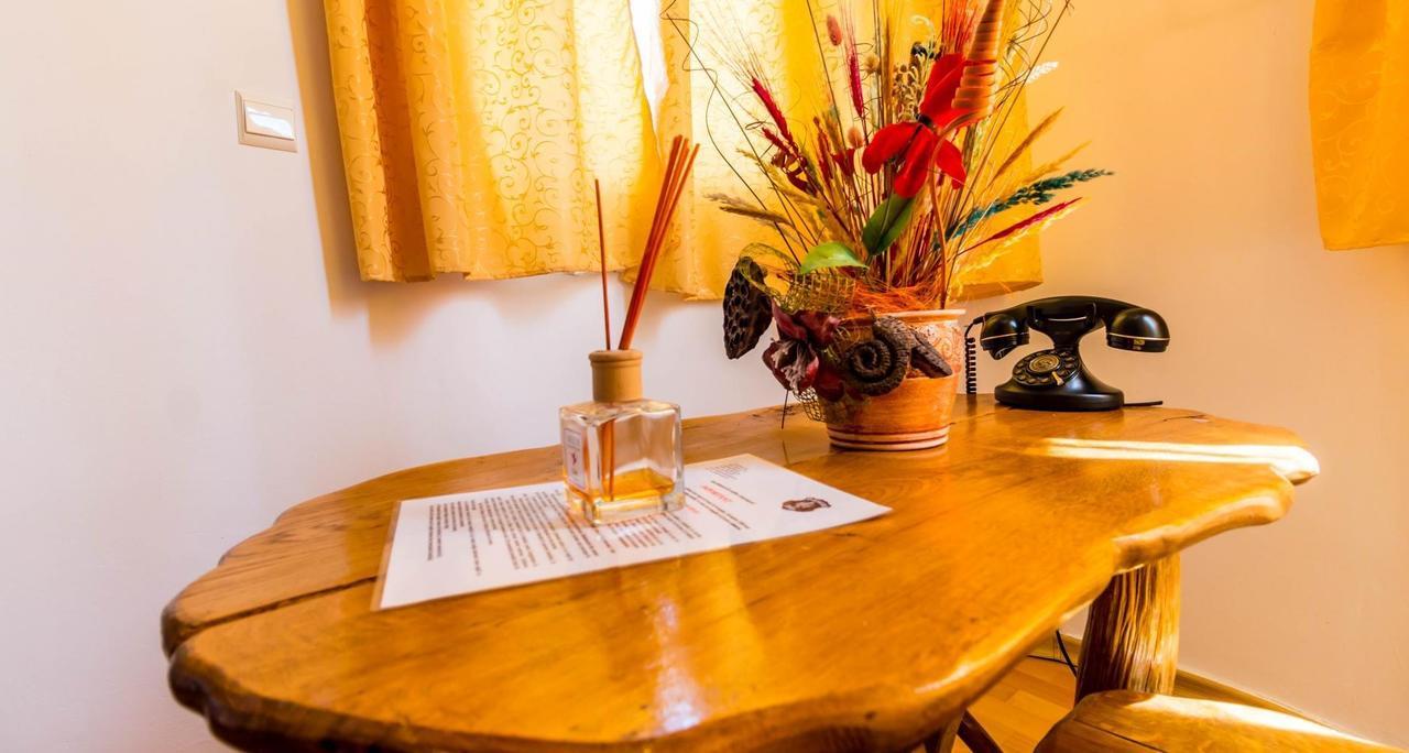 Hotel Castelul De Vis Petroszany Zewnętrze zdjęcie