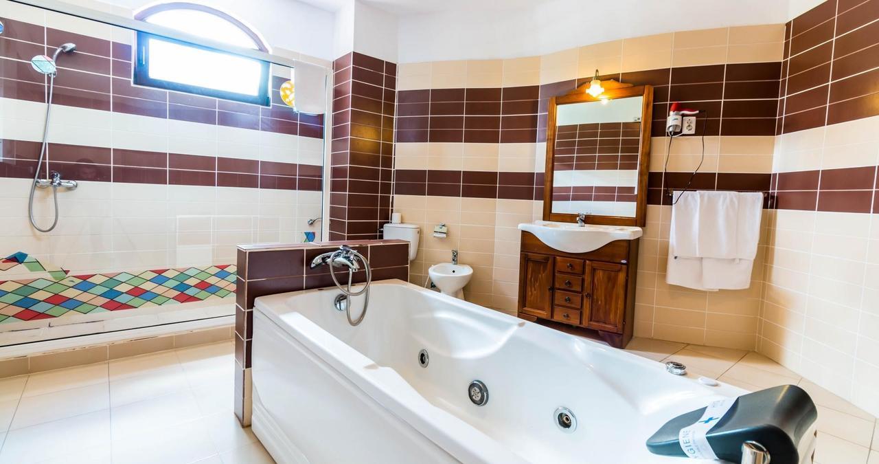 Hotel Castelul De Vis Petroszany Zewnętrze zdjęcie